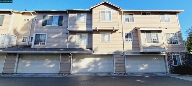 Building Photo - 1102 Brooks Range Landing