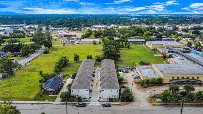 Building Photo - 3642 Griggs Rd