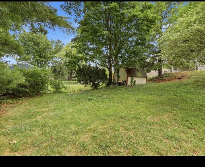 Building Photo - 129 Catawba Pl