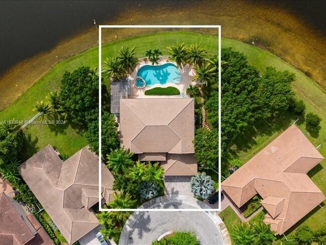 Building Photo - 926 Marina Dr