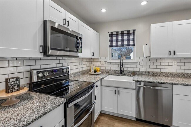 Building Photo - 7338 Argonne Dr