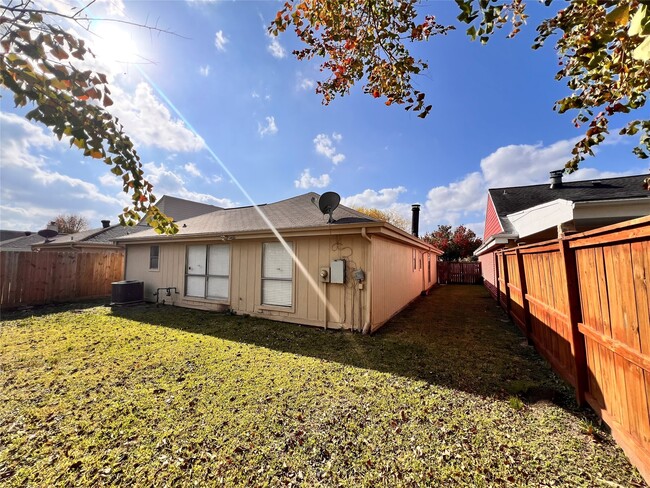 Building Photo - 6331 Pouter Dr