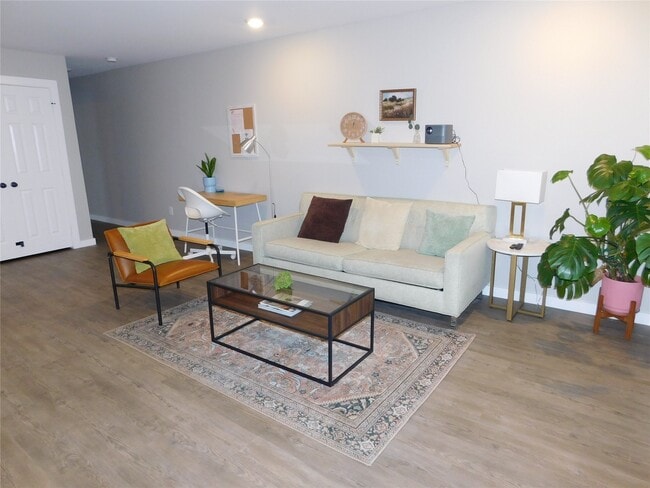 Building Photo - 7109 Avenue L