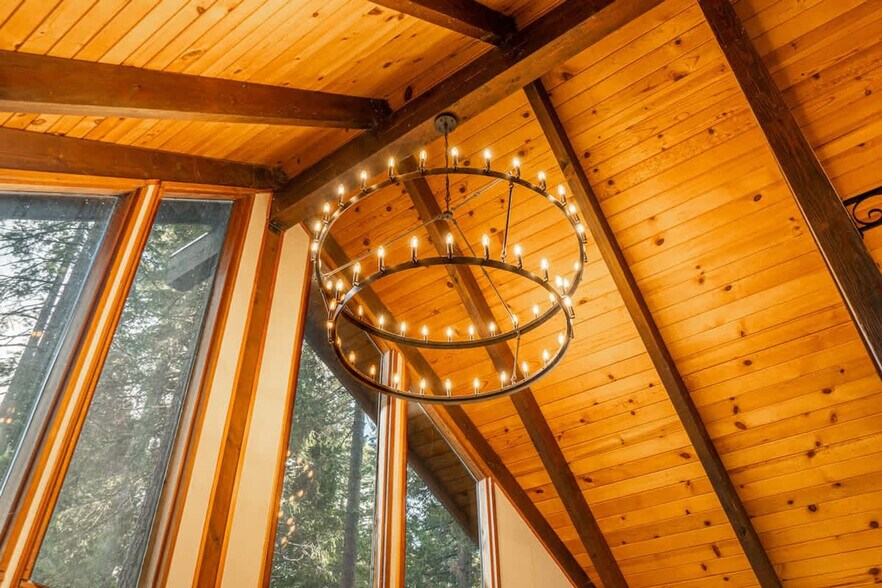 Building Photo - 300 Tomahawk Ave