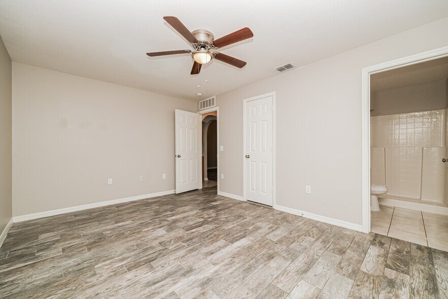 Building Photo - 17027 Ongar Ct