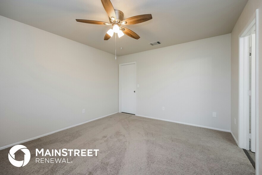 Building Photo - 4740 Escalante Dr
