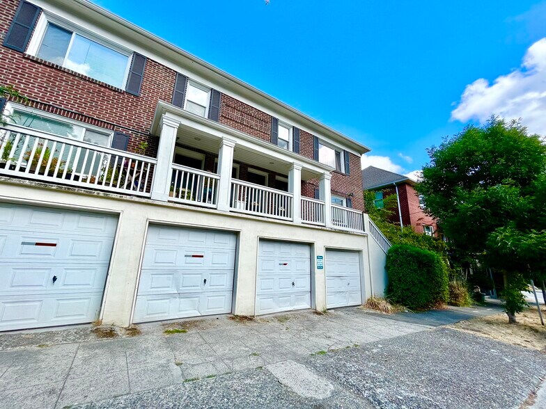 Primary Photo - 914 E Fir St