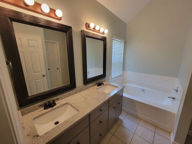 Building Photo - Bridlewood - Columbia County