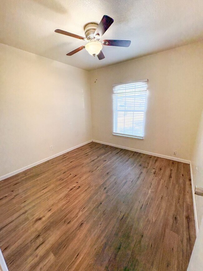 Building Photo - 2508 Hidden Hill Dr