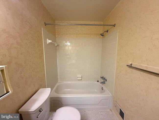 Building Photo - 1 Crotona Ct