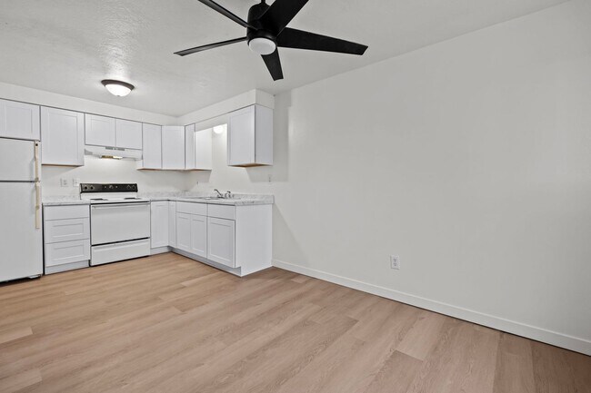 Building Photo - Poplar