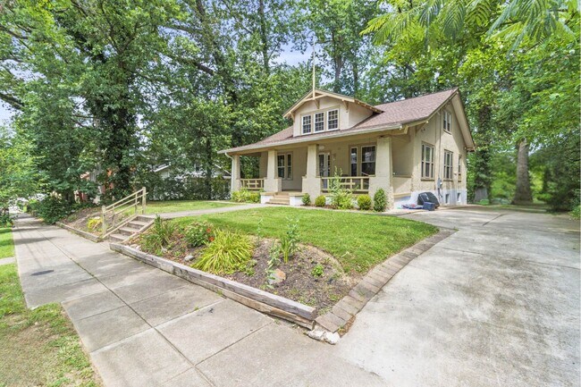Primary Photo - 3121 Central Ave NE