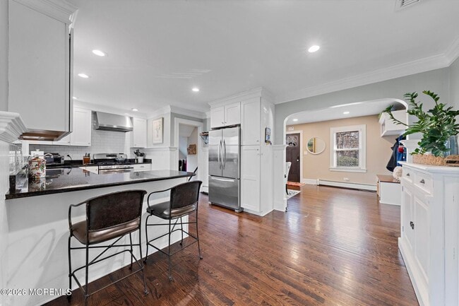 Building Photo - 49 Jackson St