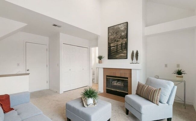 Building Photo - Available now! North Boulder home on Cul-de-Sac!