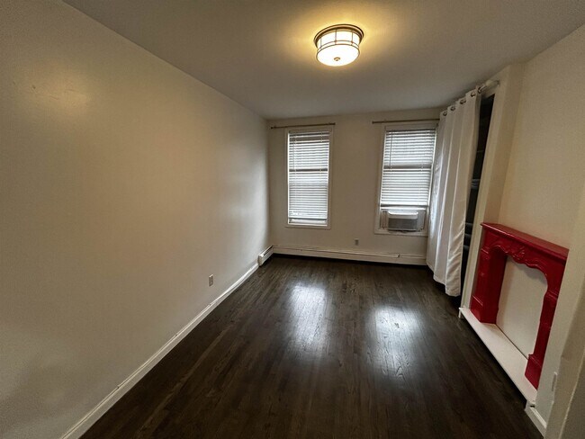 Building Photo - 63 Madison St