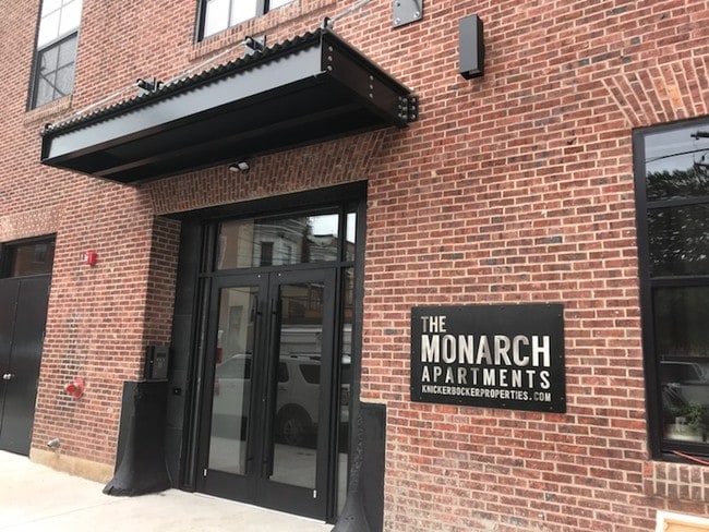 Primary Photo - The Monarch
