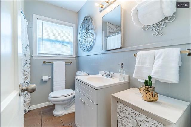 Building Photo - 1201 W Alan Ave