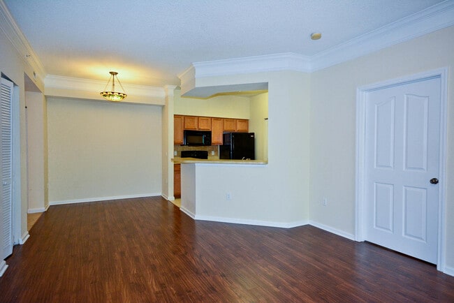 Building Photo - 6203 Myrtlewood Cir W