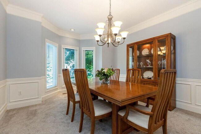 Building Photo - {5801} Spacious 2 Story Home in highly des...