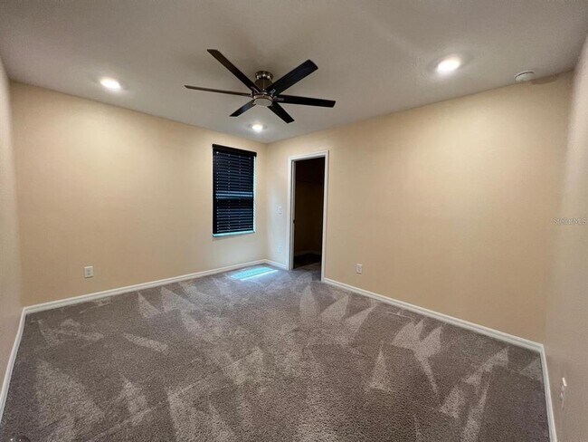 Building Photo - 700 Split Hoof Dr