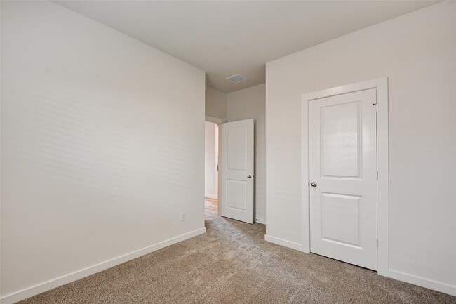 Building Photo - 31119 Myers Hvn Ln