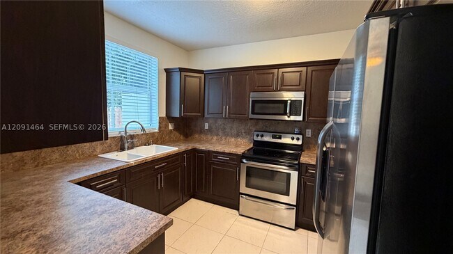 Building Photo - 200 Riverwalk Cir