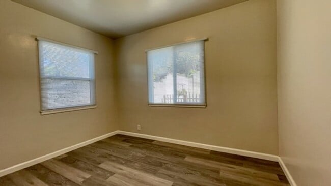 Building Photo - Cute 1-Bedroom Cottage in the Bungalow District w/ All Utilities Included