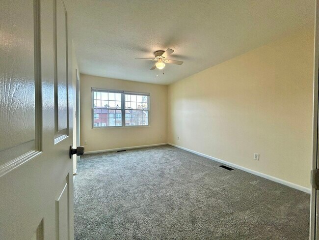 Building Photo - 718 Spence Cir