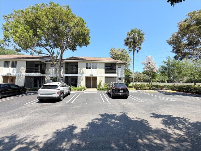 Building Photo - 107 Gardens Dr