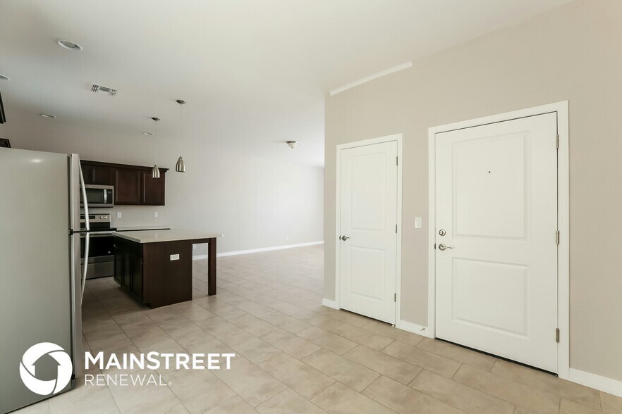 Building Photo - 2000 N 36th St