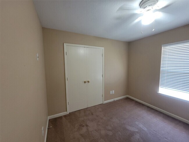 Building Photo - 6327 Hayman Dr
