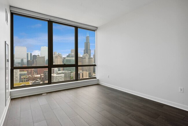 Building Photo - 164 N Peoria St