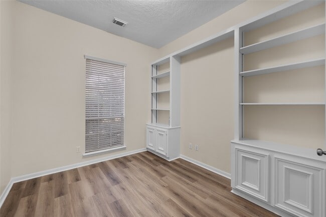 Building Photo - 1907 Heather Cove Ct