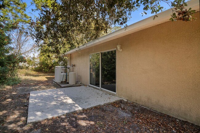 Building Photo - 4646-4646 15th St SW