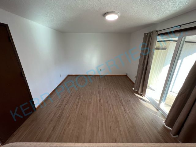 Building Photo - Charming 3-Bed, 2-Bath Haven with 1,296 Sq. Ft. of Cozy Comfort in Sandy, OR!