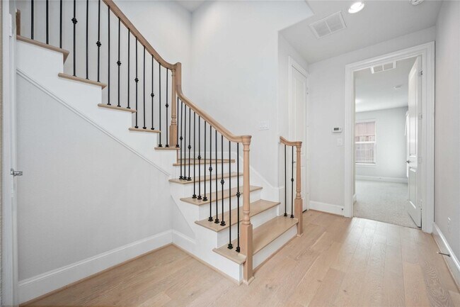 Building Photo - 10919 Grove Tree Ln