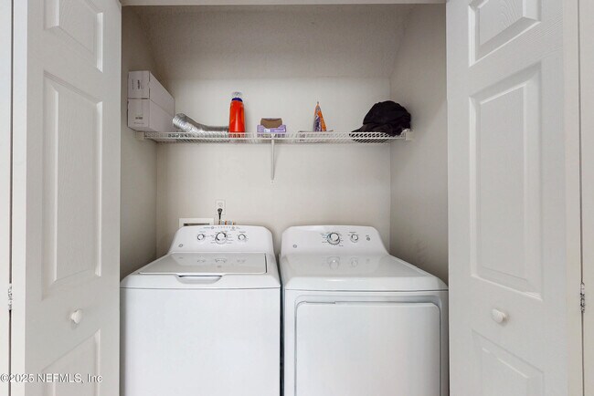 Building Photo - 9093 Fallsmill Dr