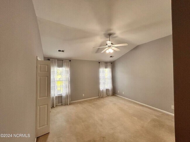 Building Photo - Beautiful brick home in sought-after Sandp...