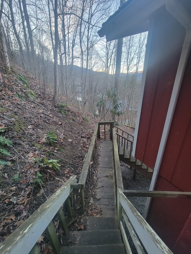 Building Photo - 260 Shuler Dr