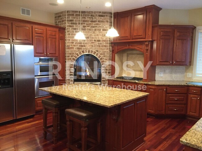 Building Photo - 2470 Arnold Palmer Dr