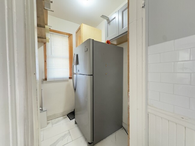 Building Photo - 60 Bellevue St