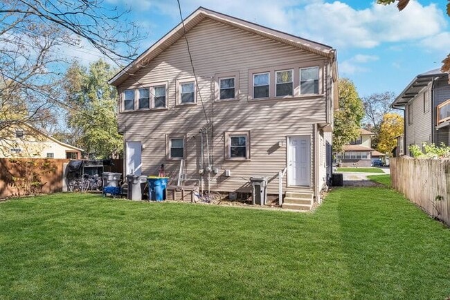 Building Photo - Beautifully Updated 3-Bedroom Home