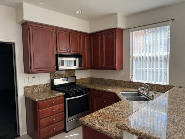 Building Photo - 915 Mira Lago Way