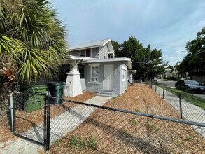 Building Photo - 1028 E 17th Ave