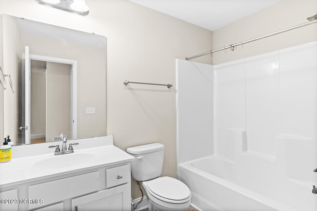 Building Photo - 202 N Stingray Ln