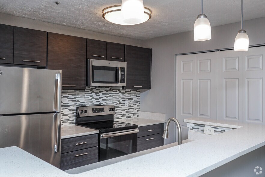 2BR, 2BA - 1,162 SF - Decatur Flats