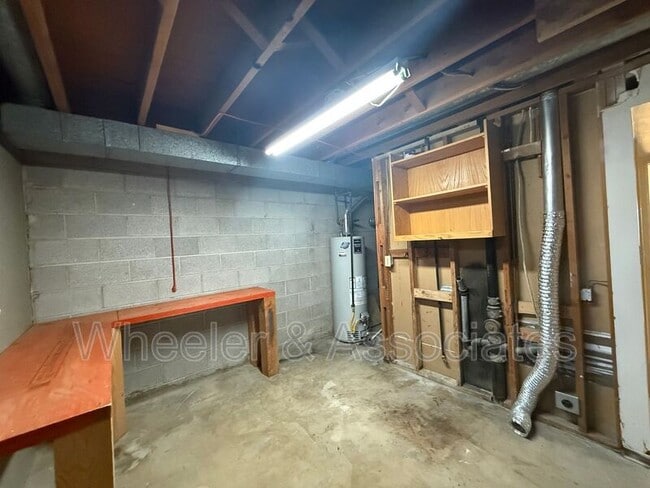 Building Photo - 4083 S Porter Ave