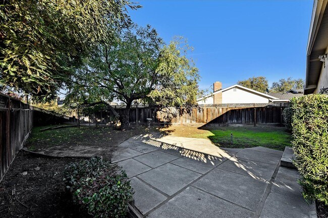 Building Photo - MID-CENTURY MODERN ON WILLOW GLEN BORDER -  SPACIOUS LOT