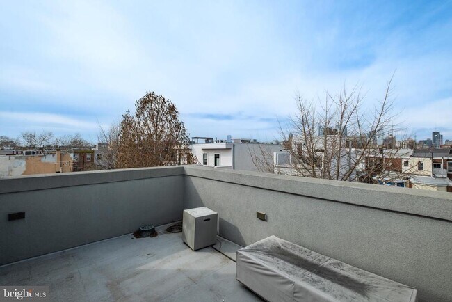 Building Photo - 1226 Gerritt St