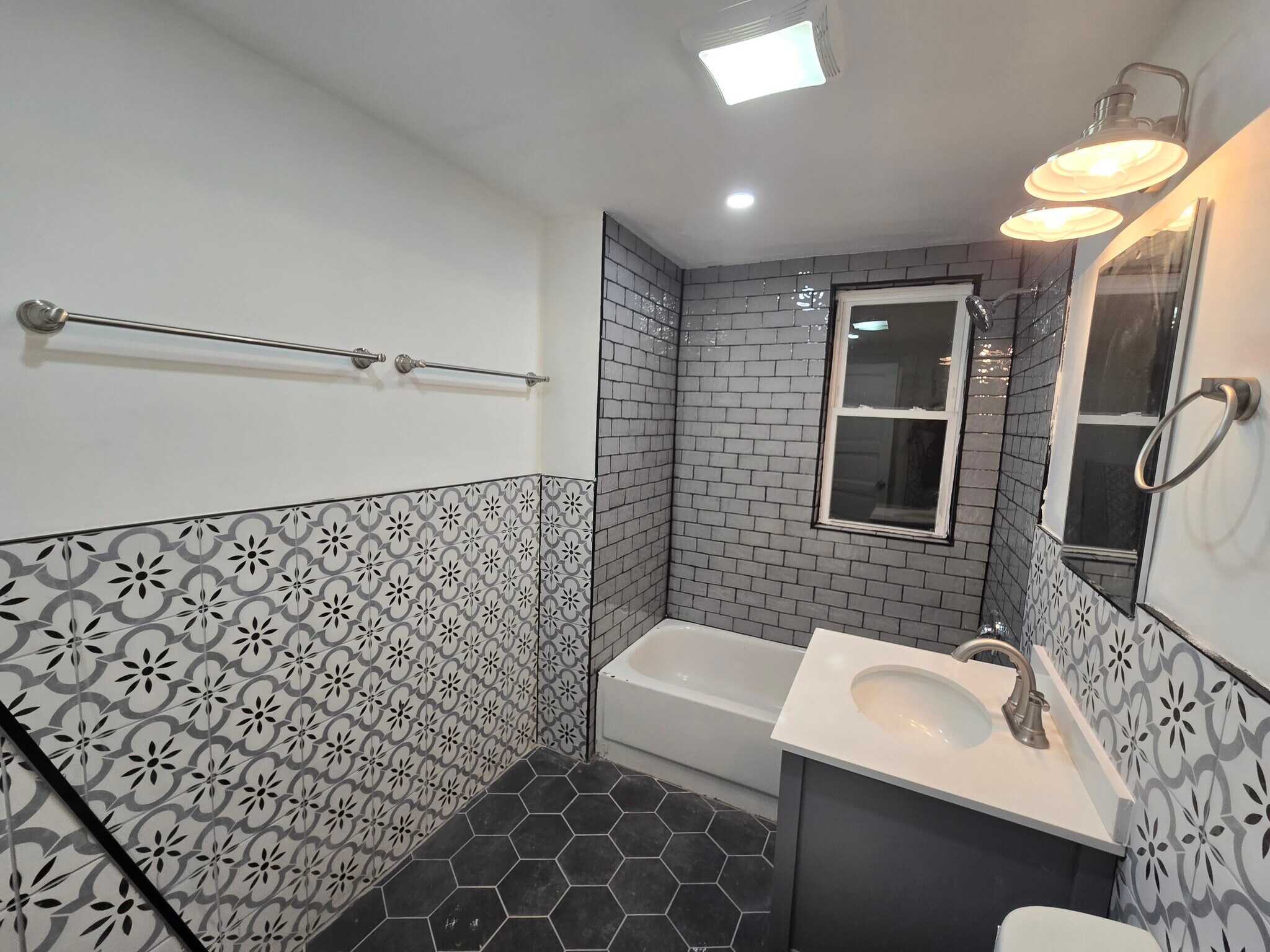 Building Photo - 4629 S Kedvale Ave